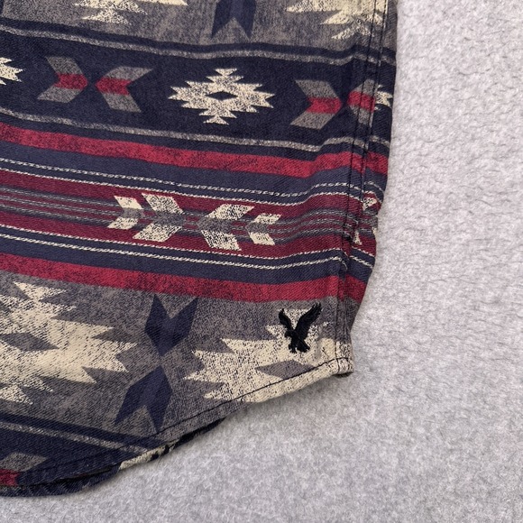 American Eagle Button Down Shirt Mens M Classic Fit Aztec Navajo Southwestern - Picture 3 of 9